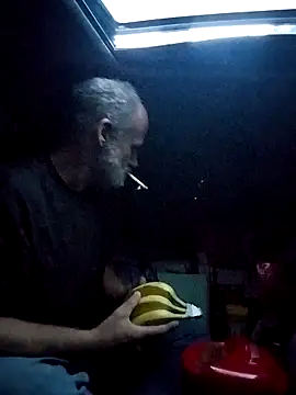 Snapshot of FloppyPickle4u chatting on September 12, 2025, 1:55 pm FloppyPickle4u online show from September 12, 2025, 1:55 pm