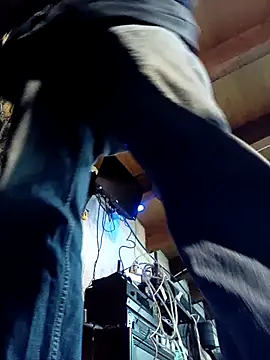 Snapshot of FloppyPickle4u chatting on November 28, 2025, 4:15 am FloppyPickle4u online show from November 28, 2025, 4:15 am