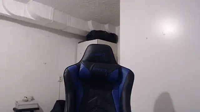 Talenjames4 online show from November 11, 2025, 9:37 pm