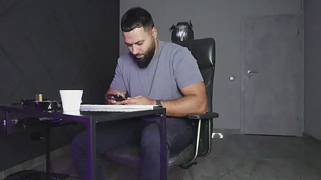 mattmasterss online show from October 5, 2025, 8:07 pm