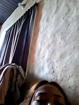 Snapshot of Bonnie_Clydeee chatting on July 10, 2026, 11:35 am Bonnie Clydeee online show from July 10, 2026, 11:35 am