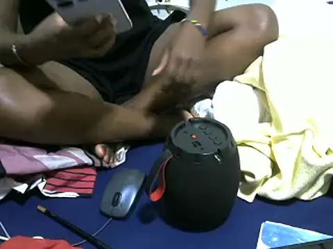 Ma-yolo001 online show from February 21, 2025, 7:10 pm