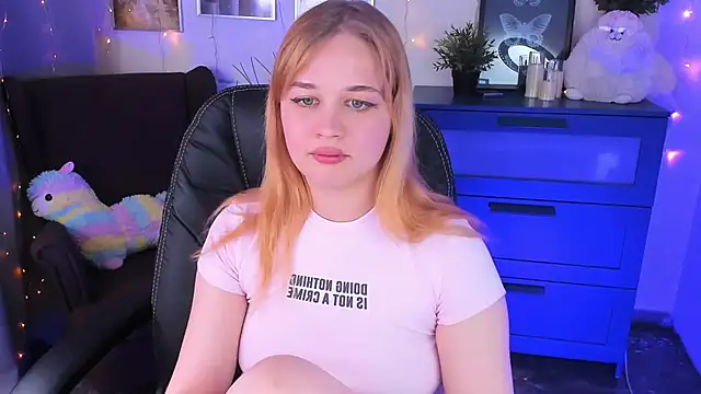 Snapshot of AlicePopsy chatting on October 25, 2025, 8:58 pm AlicePopsy online show from October 25, 2025, 8:58 pm