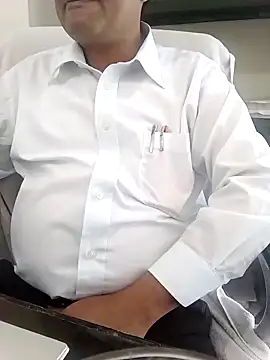 Snapshot of Hot-man39 chatting on December 2, 2024, 6:09 am Hot-man39 online show from December 2, 2024, 6:09 am