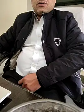 Snapshot of Hot-man39 chatting on January 3, 2025, 8:21 am Hot-man39 online show from January 3, 2025, 8:21 am