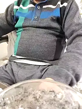 Snapshot of Hot-man39 chatting on January 5, 2025, 11:37 am Hot-man39 online show from January 5, 2025, 11:37 am