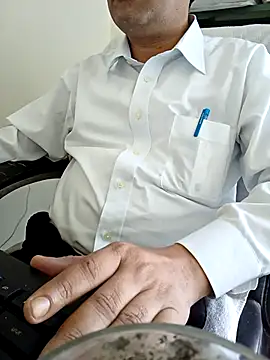 Snapshot of Hot-man39 chatting on February 19, 2025, 8:33 am Hot-man39 online show from February 19, 2025, 8:33 am