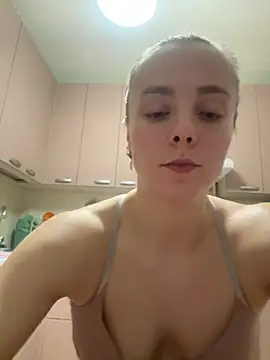 Snapshot of AlisaKissss chatting on January 6, 2025, 7:45 pm AlisaKissss online show from January 6, 2025, 7:45 pm