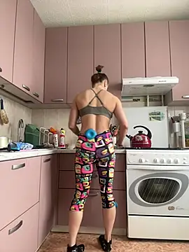 Snapshot of AlisaKissss chatting on February 8, 2025, 6:43 am AlisaKissss online show from February 8, 2025, 6:43 am