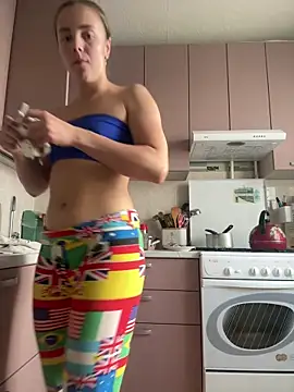 Snapshot of AlisaKissss chatting on September 15, 2025, 7:30 am AlisaKissss online show from September 15, 2025, 7:30 am