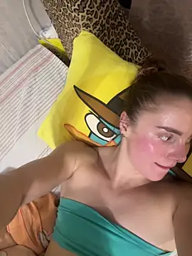 Snapshot of AlisaKissss chatting on October 29, 2025, 6:42 pm AlisaKissss online show from October 29, 2025, 6:42 pm