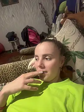 AlisaKissss online show from April 13, 2026, 8:03 pm