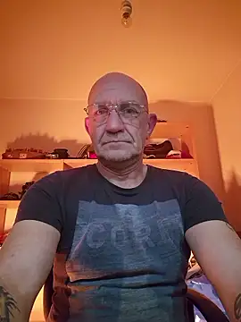 papasuchtpussy online show from January 10, 2026, 8:32 pm