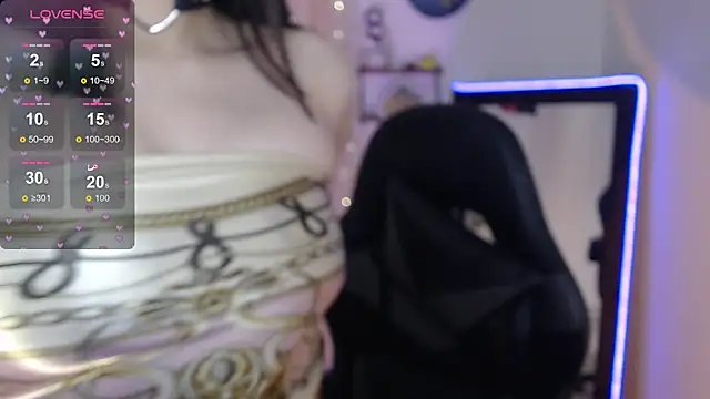 Snapshot of mily_thomson_b_ chatting on November 7, 2025, 6:08 pm mily thomson b online show from November 7, 2025, 6:08 pm