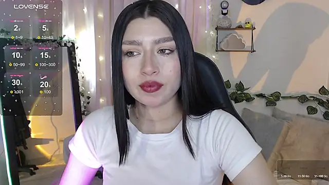 mily thomson b  online show from December 4, 2025, 6:16 pm