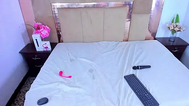 LizBrook online show from January 23, 2025, 10:11 pm