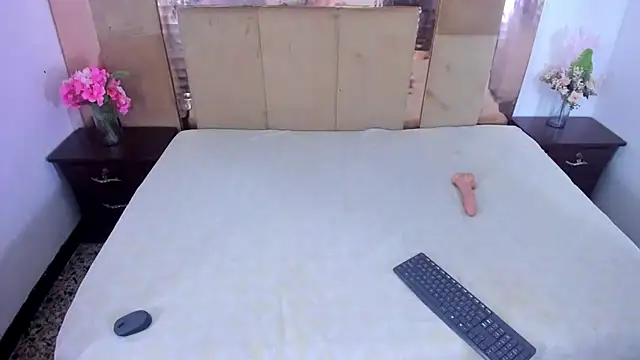 LizBrook online show from March 2, 2025, 3:05 pm