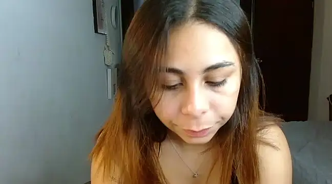 Snapshot of violet_leo chatting on February 27, 2025, 3:04 am violet leo online show from February 27, 2025, 3:04 am