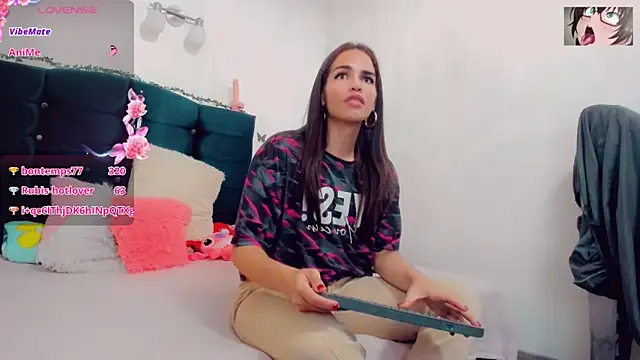 Rubi 30 online show from January 31, 2025, 7:18 pm