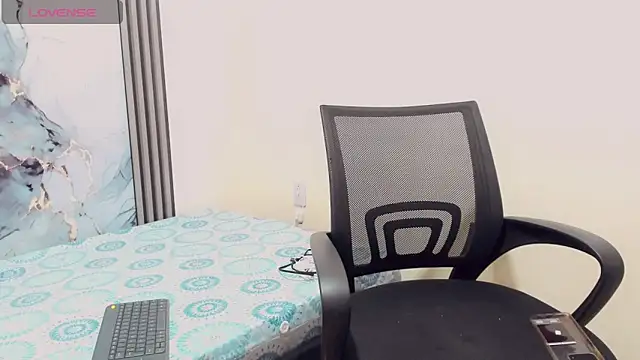 Rubi 30 online show from November 22, 2025, 11:53 am