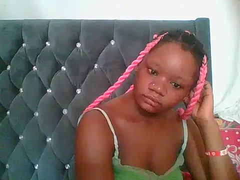 Snapshot of HotJeylee chatting on December 18, 2025, 8:20 am HotJeylee online show from December 18, 2025, 8:20 am