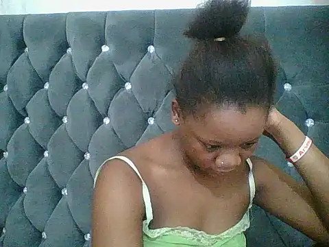 Snapshot of HotJeylee chatting on December 20, 2025, 9:22 pm HotJeylee online show from December 20, 2025, 9:22 pm