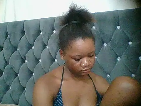 Snapshot of HotJeylee chatting on December 21, 2025, 9:44 pm HotJeylee online show from December 21, 2025, 9:44 pm