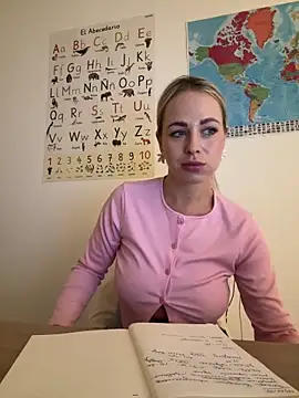 streetdoll online show from January 13, 2025, 7:21 am