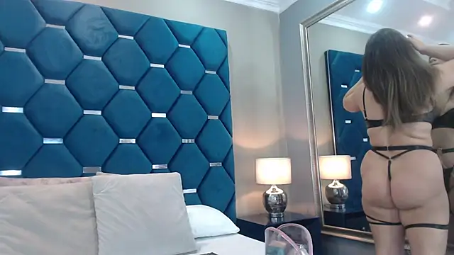 Snapshot of ThaniaJones chatting on April 1, 2026, 11:55 am ThaniaJones online show from April 1, 2026, 11:55 am