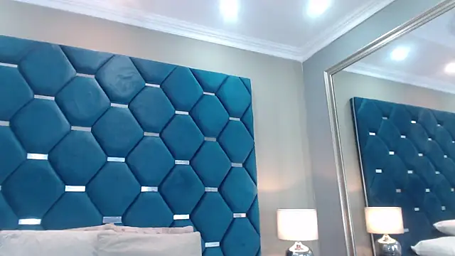 Snapshot of ThaniaJones chatting on April 6, 2026, 11:55 am ThaniaJones online show from April 6, 2026, 11:55 am