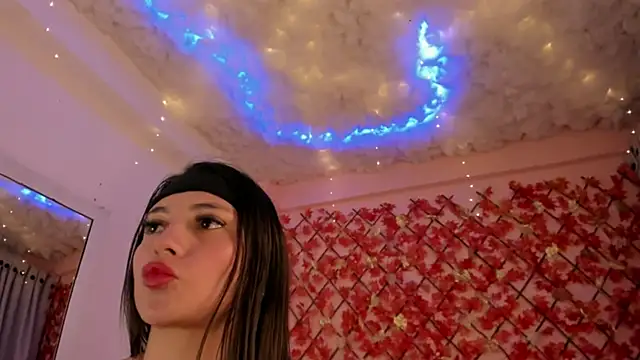 Snapshot of Sweet_Candies chatting on March 3, 2025, 2:15 am Sweet Candies online show from March 3, 2025, 2:15 am