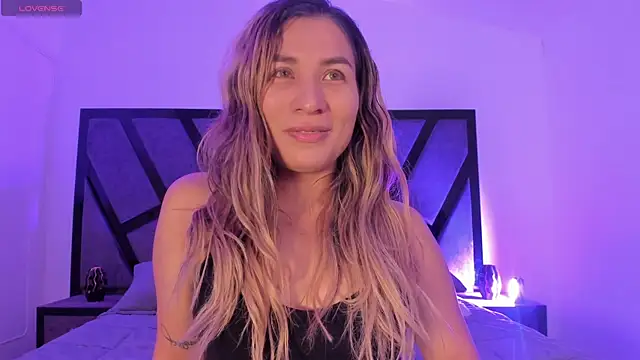 Snapshot of CamilaPreston chatting on May 9, 2026, 7:24 am CamilaPreston online show from May 9, 2026, 7:24 am