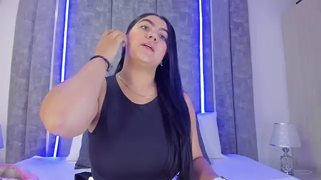 Snapshot of PaulinaDuarte chatting on December 28, 2024, 12:45 pm PaulinaDuarte online show from December 28, 2024, 12:45 pm