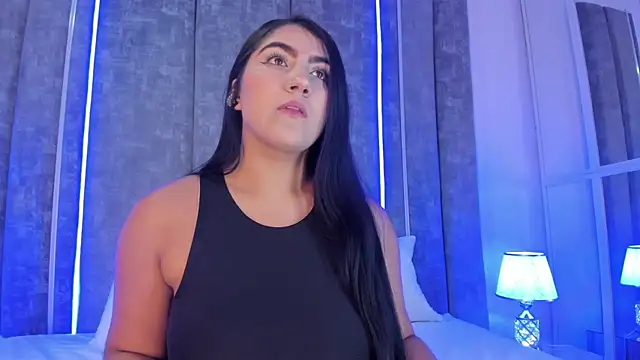 Snapshot of PaulinaDuarte chatting on March 3, 2025, 12:16 pm PaulinaDuarte online show from March 3, 2025, 12:16 pm