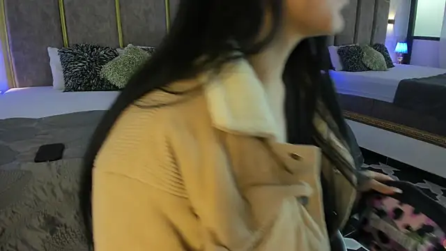 Snapshot of PaulinaDuarte chatting on September 17, 2025, 12:40 pm PaulinaDuarte online show from September 17, 2025, 12:40 pm