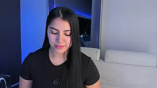 Snapshot of PaulinaDuarte chatting on October 9, 2025, 12:03 pm PaulinaDuarte online show from October 9, 2025, 12:03 pm