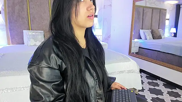 Snapshot of PaulinaDuarte chatting on October 26, 2025, 10:10 am PaulinaDuarte online show from October 26, 2025, 10:10 am