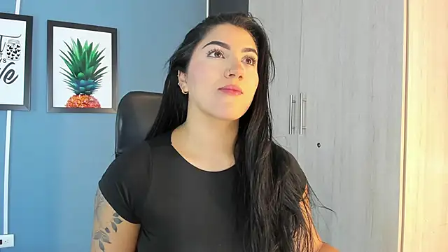 PaulinaDuarte online show from February 28, 2026, 11:22 am