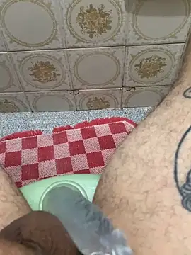 MalvadoFavorito28 online show from November 26, 2025, 10:11 pm