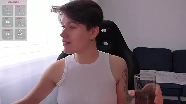 Snapshot of JessieFlower chatting on October 29, 2025, 8:27 am JessieFlower online show from October 29, 2025, 8:27 am