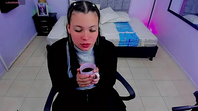 Snapshot of Lana_stone_ chatting on January 13, 2025, 8:26 am Lana stone online show from January 13, 2025, 8:26 am