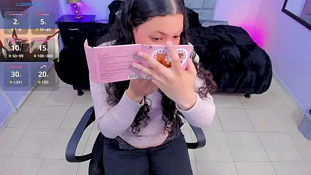 Snapshot of Lana_stone_ chatting on January 19, 2025, 7:46 am Lana stone online show from January 19, 2025, 7:46 am