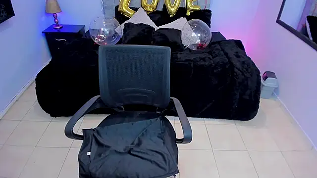 Snapshot of Lana_stone_ chatting on February 15, 2025, 8:22 am Lana stone online show from February 15, 2025, 8:22 am