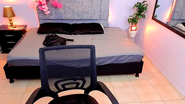 Snapshot of Lana_stone_ chatting on October 4, 2025, 3:37 am Lana stone online show from October 4, 2025, 3:37 am