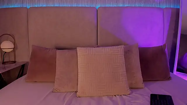 Snapshot of MALENA-ANGEL chatting on October 15, 2025, 9:04 pm MALENA-ANGEL online show from October 15, 2025, 9:04 pm