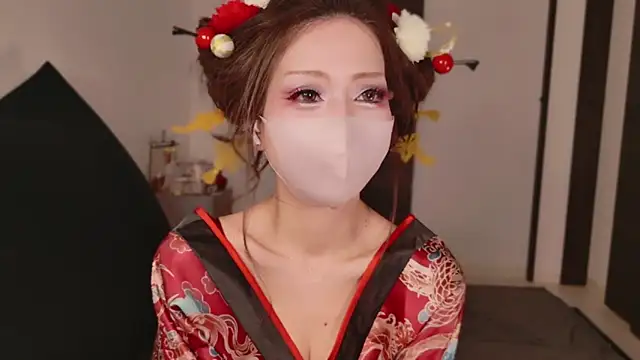 Snapshot of miRei- chatting on March 6, 2026, 11:06 am miRei- online show from March 6, 2026, 11:06 am