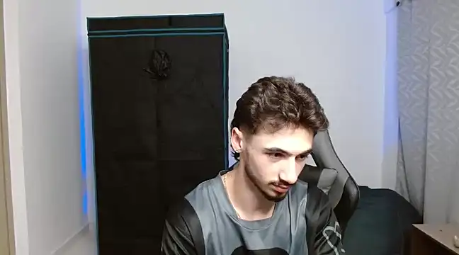 Snapshot of David_Brown18 chatting on December 1, 2024, 11:47 pm David Brown18 online show from December 1, 2024, 11:47 pm