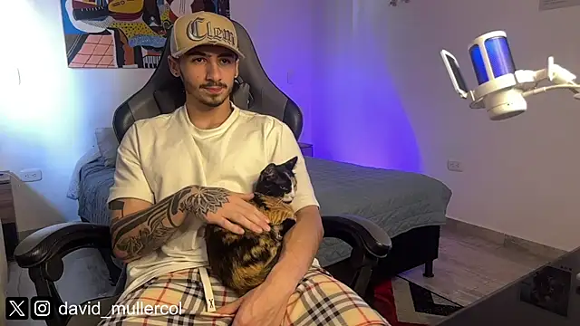 Snapshot of David_Brown18 chatting on March 16, 2025, 9:16 pm David Brown18 online show from March 16, 2025, 9:16 pm