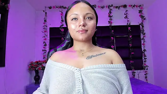 Snapshot of sweelanna__ chatting on February 6, 2026, 1:43 am sweelanna online show from February 6, 2026, 1:43 am