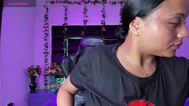 Snapshot of sweelanna__ chatting on February 25, 2026, 1:26 am sweelanna online show from February 25, 2026, 1:26 am